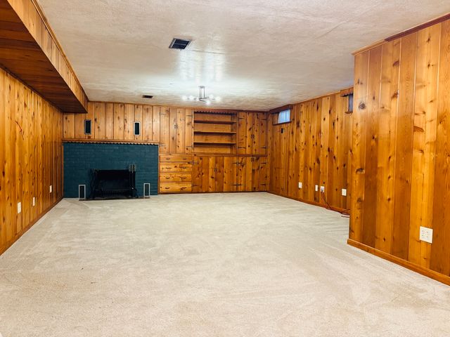 5003 Arlington Street, Loves Park, IL 61111