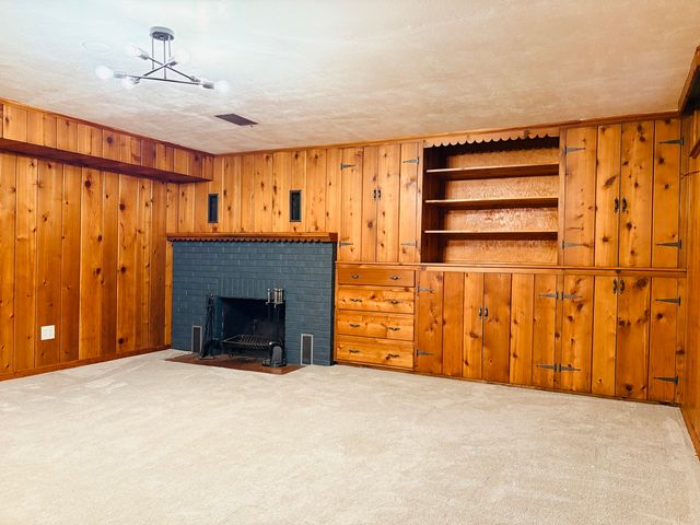 5003 Arlington Street, Loves Park, IL 61111