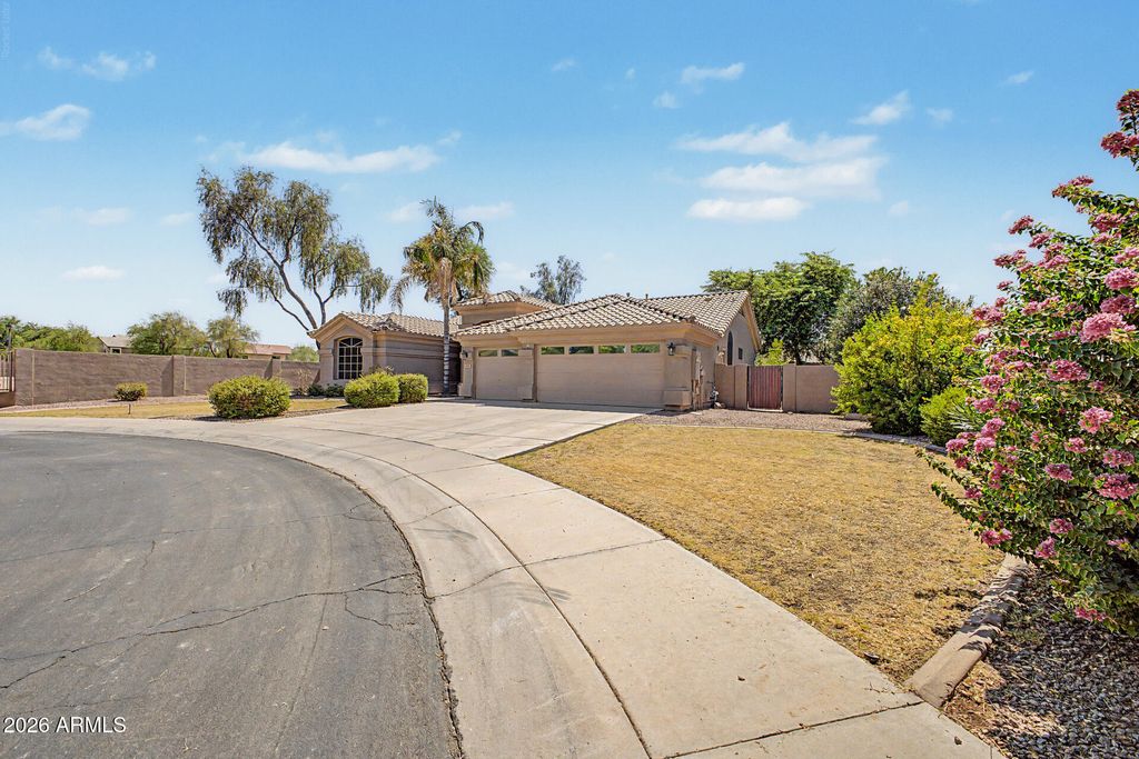 2160 S BOULDER Court, Gilbert, AZ 85295 — photo 3