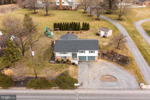 15 MAIN ST, Akron, PA 17501