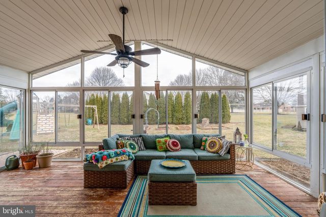 15 MAIN ST, Akron, PA 17501