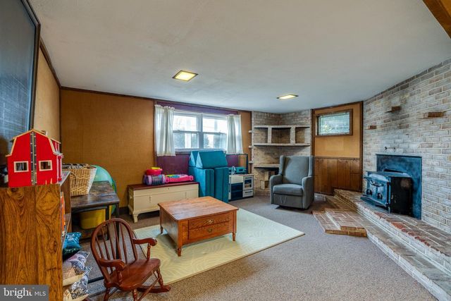 15 MAIN ST, Akron, PA 17501