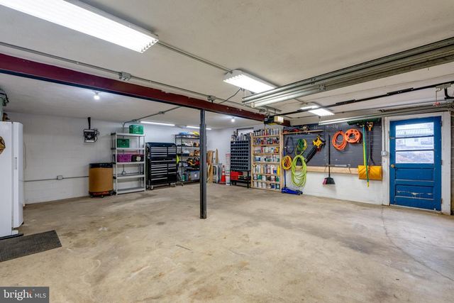 15 MAIN ST, Akron, PA 17501