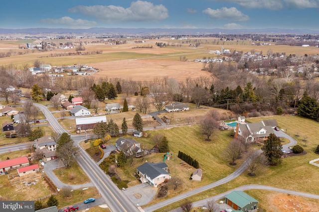 15 MAIN ST, Akron, PA 17501