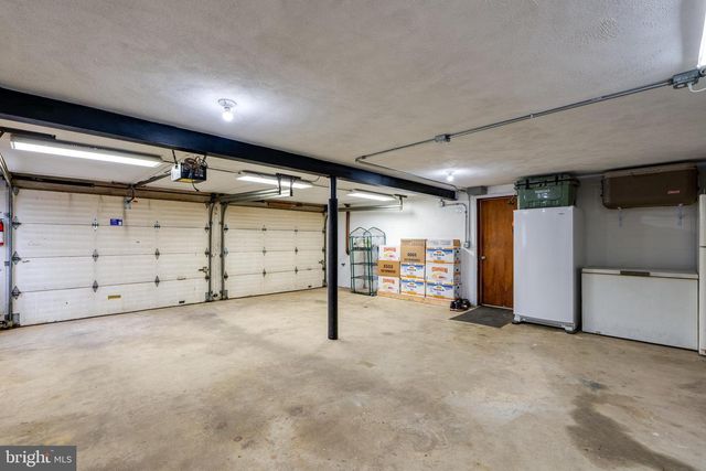 15 MAIN ST, Akron, PA 17501