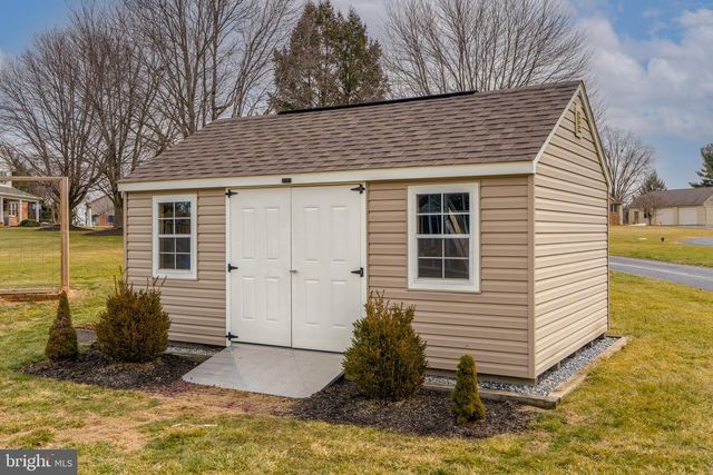 15 MAIN ST, Akron, PA 17501