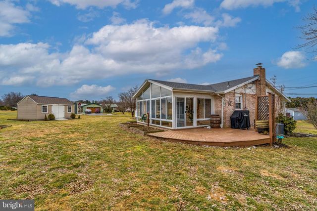 15 MAIN ST, Akron, PA 17501