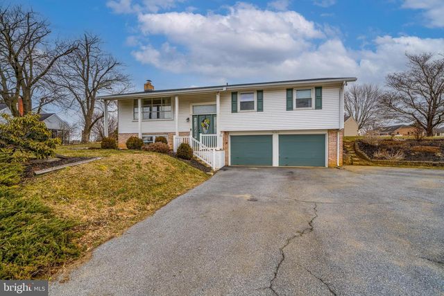 15 MAIN ST, Akron, PA 17501