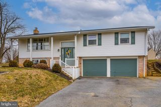 15 MAIN ST, Akron, PA 17501