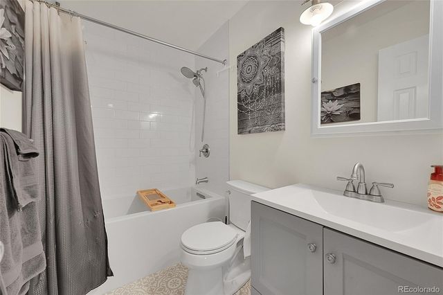 10430 W Jewell Avenue B, Lakewood, CO 80232