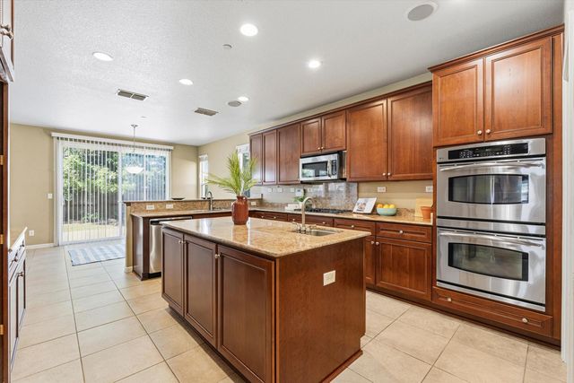 1395 Standish Cir, Lincoln, CA 95648