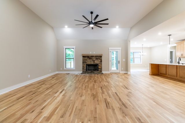 1191 Hangar Rd, Springfield, TN 37172