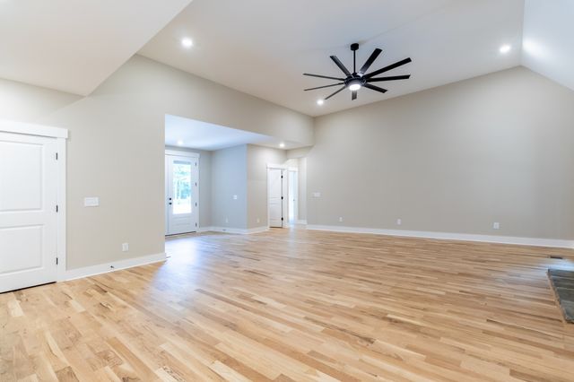 1191 Hangar Rd, Springfield, TN 37172