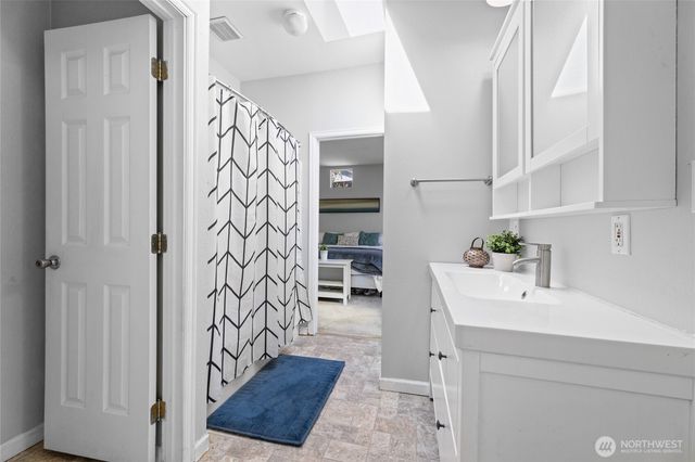 1110 S Bennett Street, Seattle, WA 98108