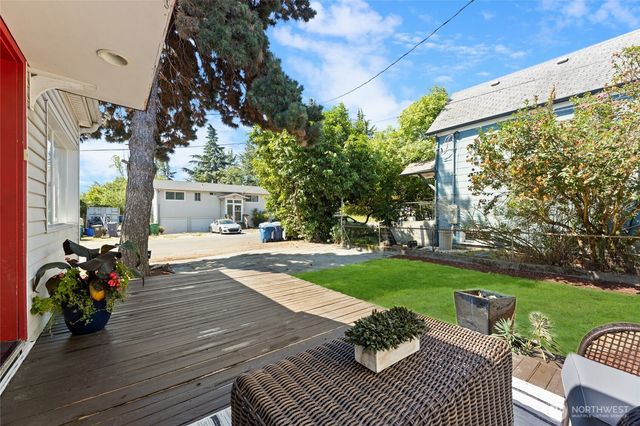 1110 S Bennett Street, Seattle, WA 98108