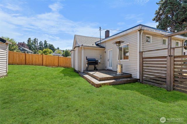 1110 S Bennett Street, Seattle, WA 98108