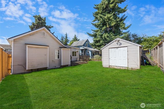 1110 S Bennett Street, Seattle, WA 98108