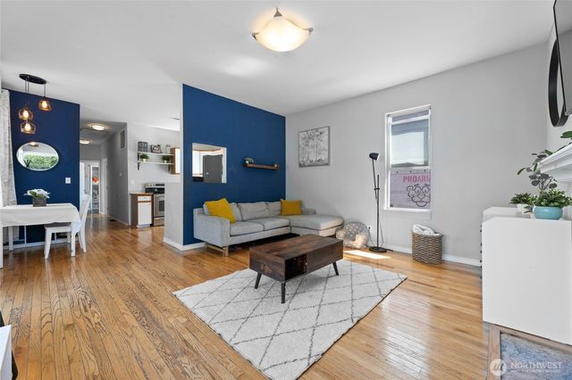 1110 S Bennett Street, Seattle, WA 98108
