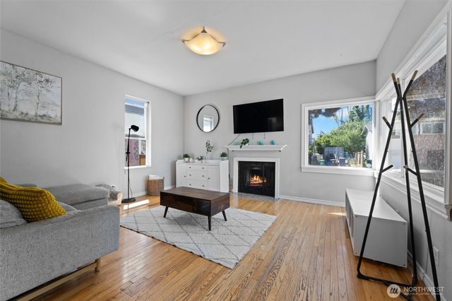 1110 S Bennett Street, Seattle, WA 98108