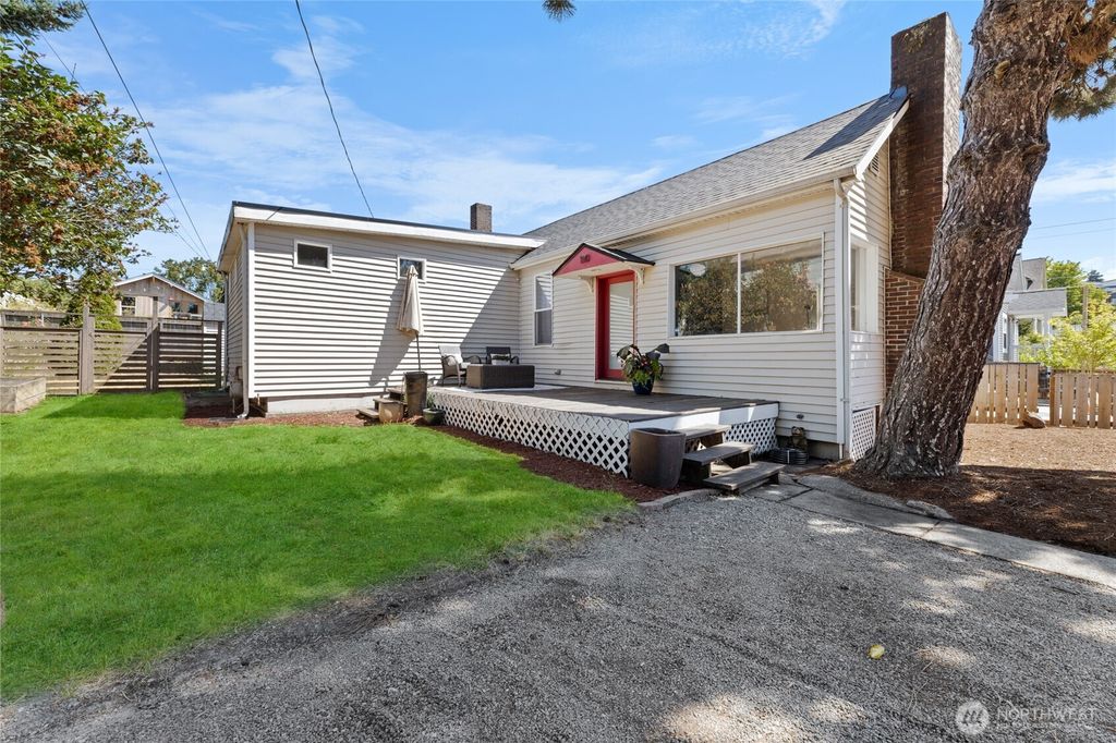 1110 S Bennett Street, Seattle, WA 98108