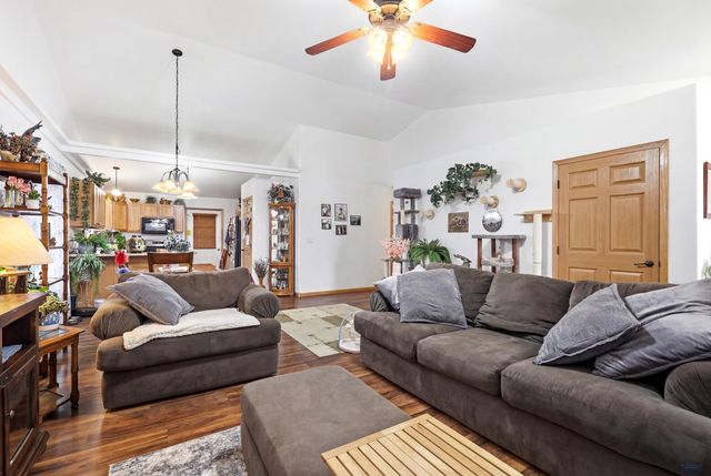 6850 MULBERRY DR, Summerset, SD 57718