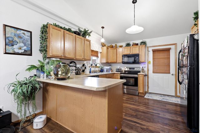 6850 MULBERRY DR, Summerset, SD 57718
