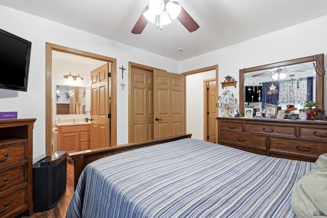 6850 MULBERRY DR, Summerset, SD 57718
