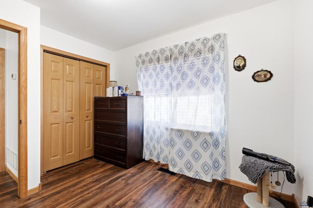 6850 MULBERRY DR, Summerset, SD 57718