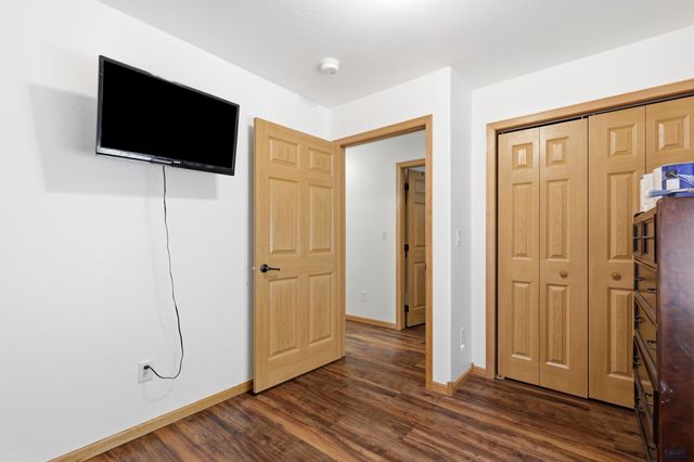 6850 MULBERRY DR, Summerset, SD 57718