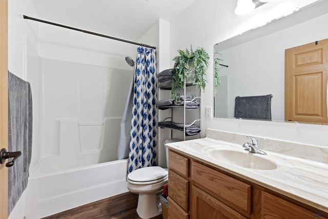 6850 MULBERRY DR, Summerset, SD 57718