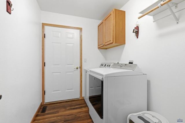 6850 MULBERRY DR, Summerset, SD 57718