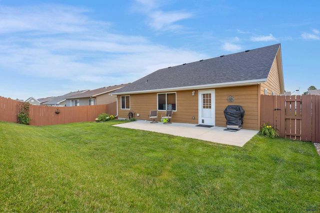 6850 MULBERRY DR, Summerset, SD 57718