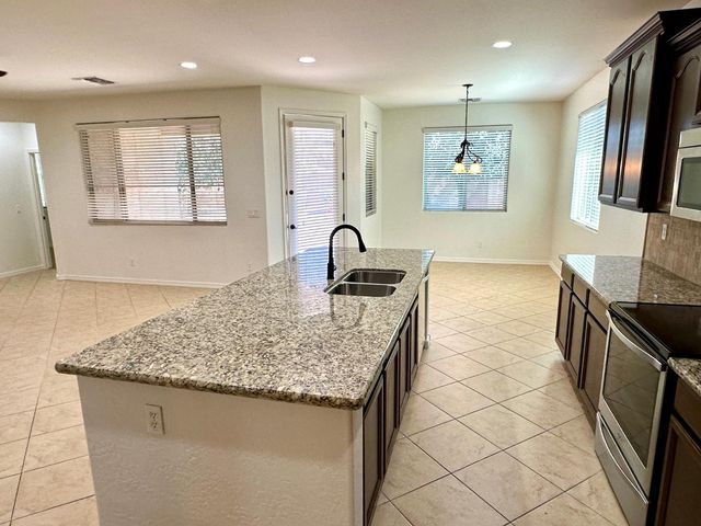 4261 N 180th Lane, Goodyear, AZ 85395