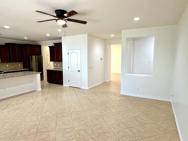 4261 N 180th Lane, Goodyear, AZ 85395