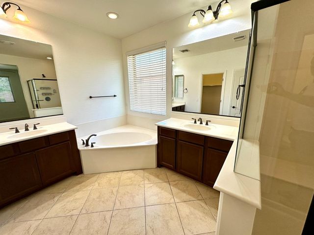 4261 N 180th Lane, Goodyear, AZ 85395