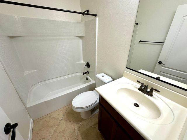 4261 N 180th Lane, Goodyear, AZ 85395