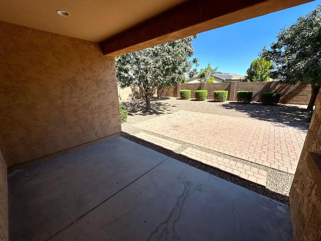 4261 N 180th Lane, Goodyear, AZ 85395