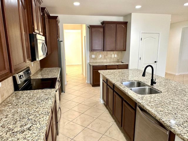 4261 N 180th Lane, Goodyear, AZ 85395