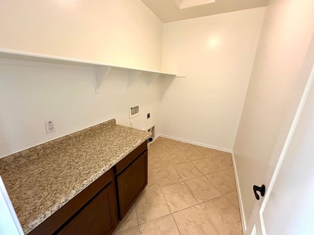 4261 N 180th Lane, Goodyear, AZ 85395