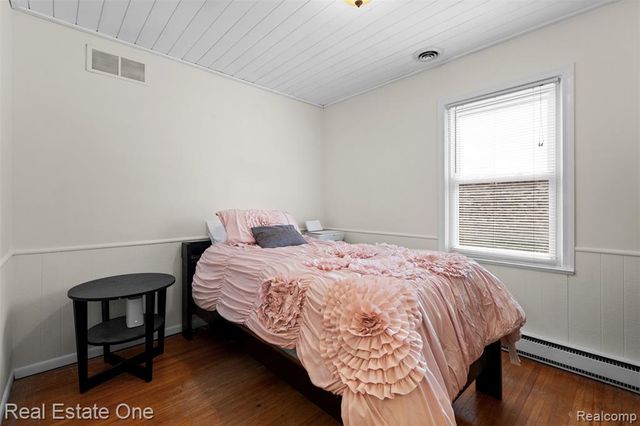 23340 Joy Street, Saint Clair Shores, MI 48082