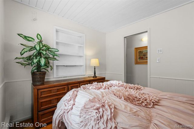 23340 Joy Street, Saint Clair Shores, MI 48082