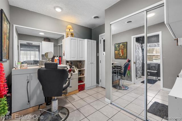 23340 Joy Street, Saint Clair Shores, MI 48082