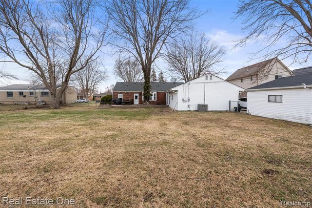23340 Joy Street, Saint Clair Shores, MI 48082