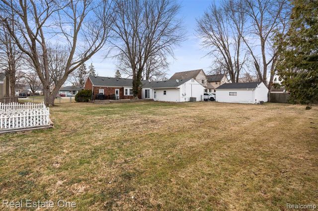 23340 Joy Street, Saint Clair Shores, MI 48082