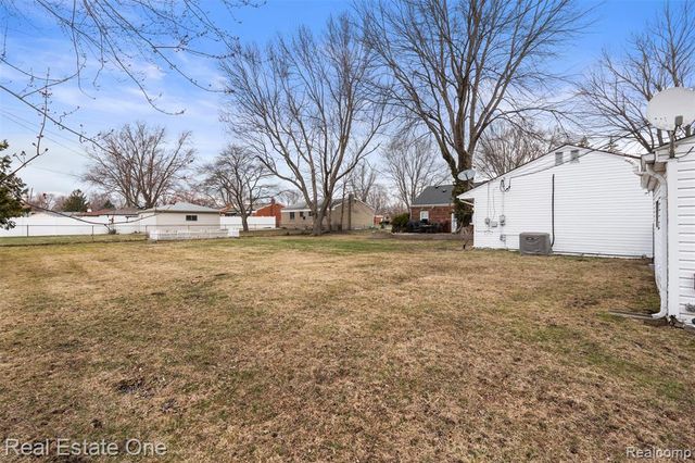 23340 Joy Street, Saint Clair Shores, MI 48082