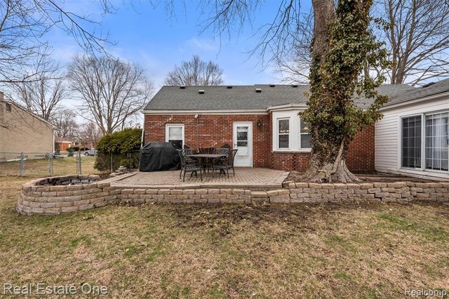 23340 Joy Street, Saint Clair Shores, MI 48082