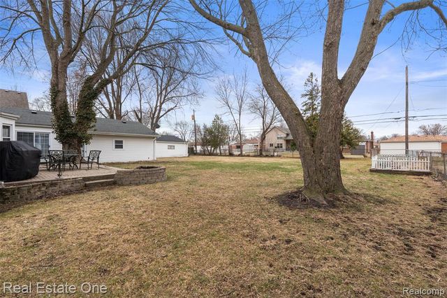 23340 Joy Street, Saint Clair Shores, MI 48082