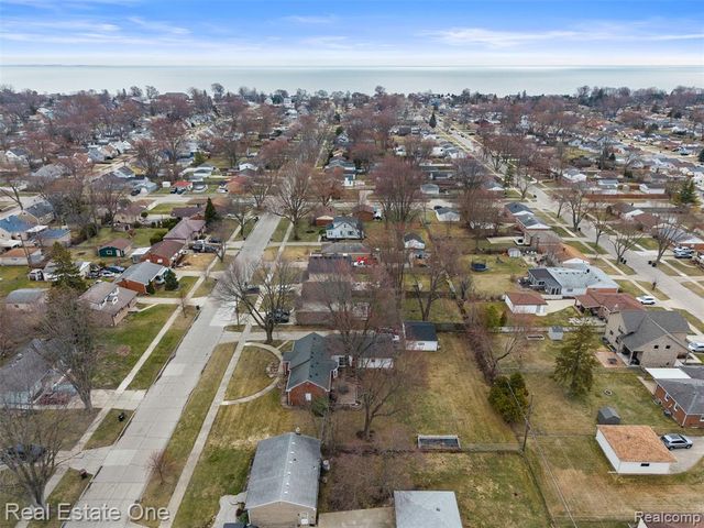 23340 Joy Street, Saint Clair Shores, MI 48082