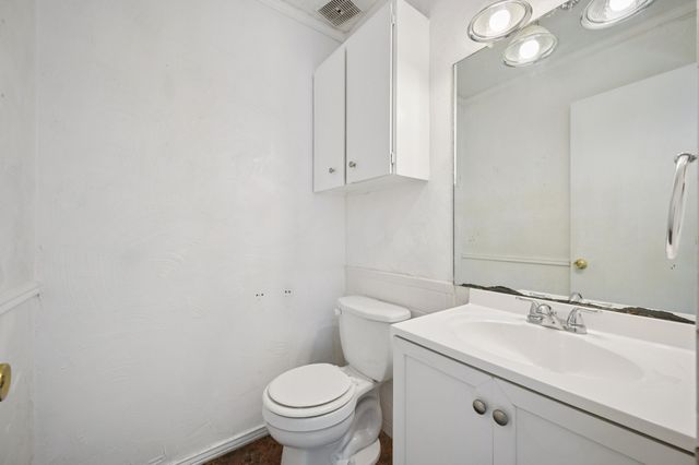 1021 Pleasant Valley Road, Garland, TX 75040