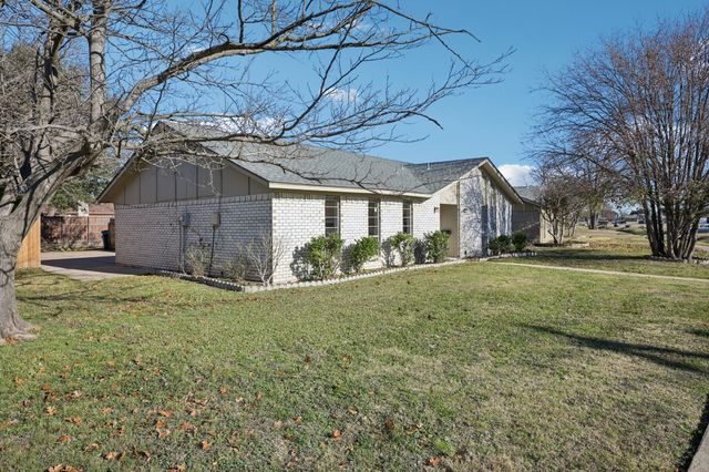 1021 Pleasant Valley Road, Garland, TX 75040